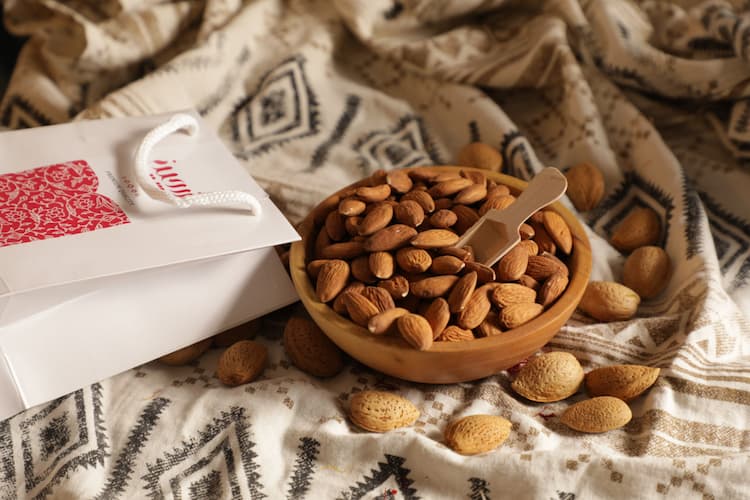 مغز بادام ایرانی شور 