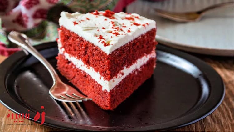 طرز تهیه کیک شب یلدا با تم هندوانه و انار