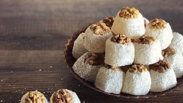طرز تهیه باسلوق با نشاسته در خانه؛ دسر سنتی و متفاوت