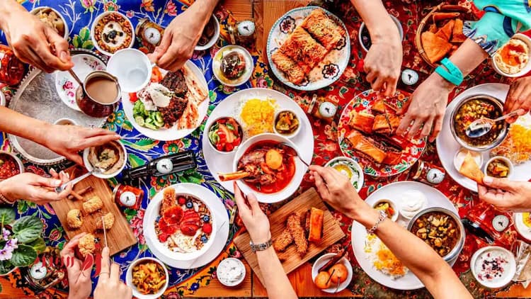 10 پیشنهاد خوشمزه: لیست غذا برای شام که هر ذائقه ای را راضی می کند