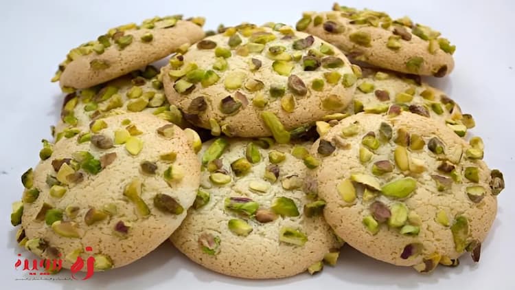 دستور مرحله ای تهیه شیرینی قرابیه بادام مناسب عید نوروز