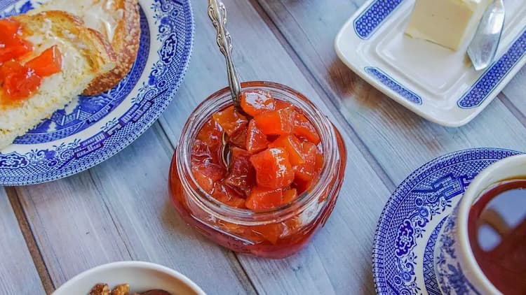 بهترین طرز تهیه مربای به سرخ و یاقوتی در خانه