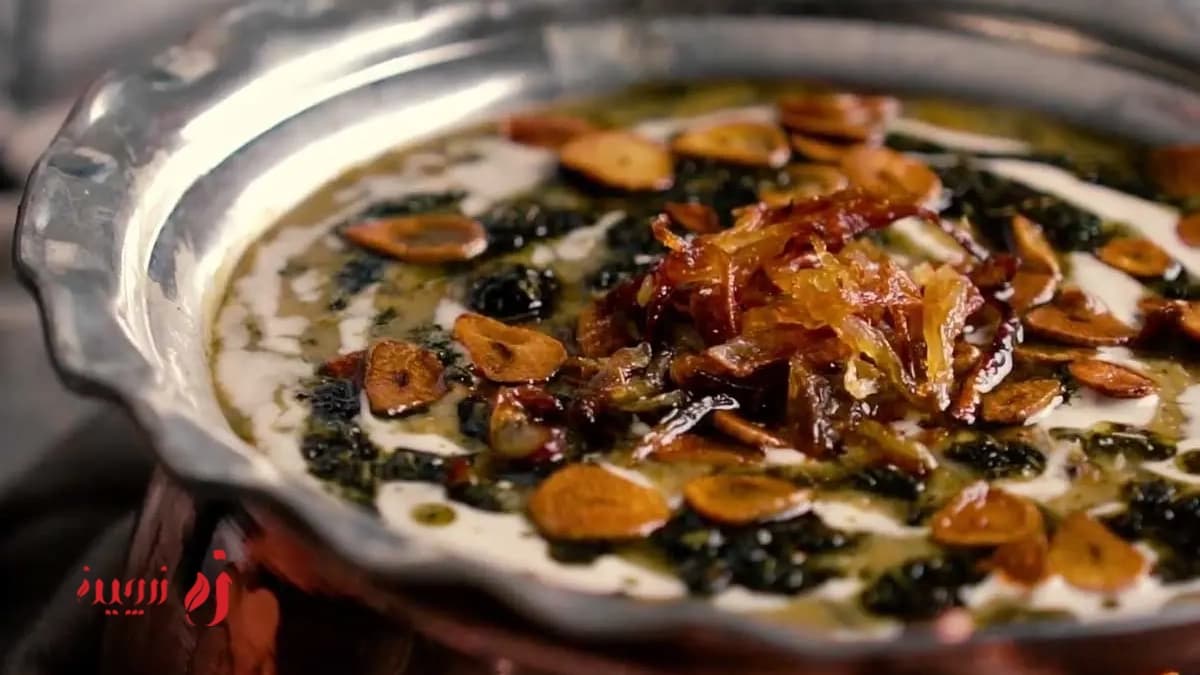 طرز تهیه آش ترخینه؛ آموزش گام ‌به ‌گام یک آش مقوی و خوشمزه1
