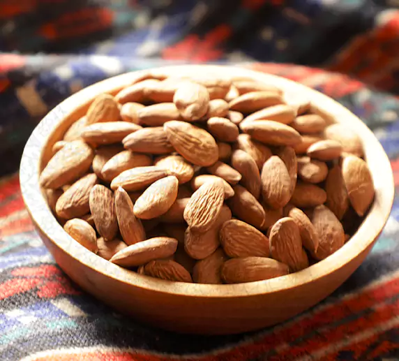 مغز بادام تلخ ایرانی