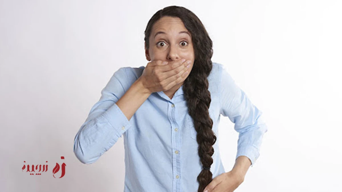 آروغ زدن چیست و چه چیزی باعث آروغ میشود؟