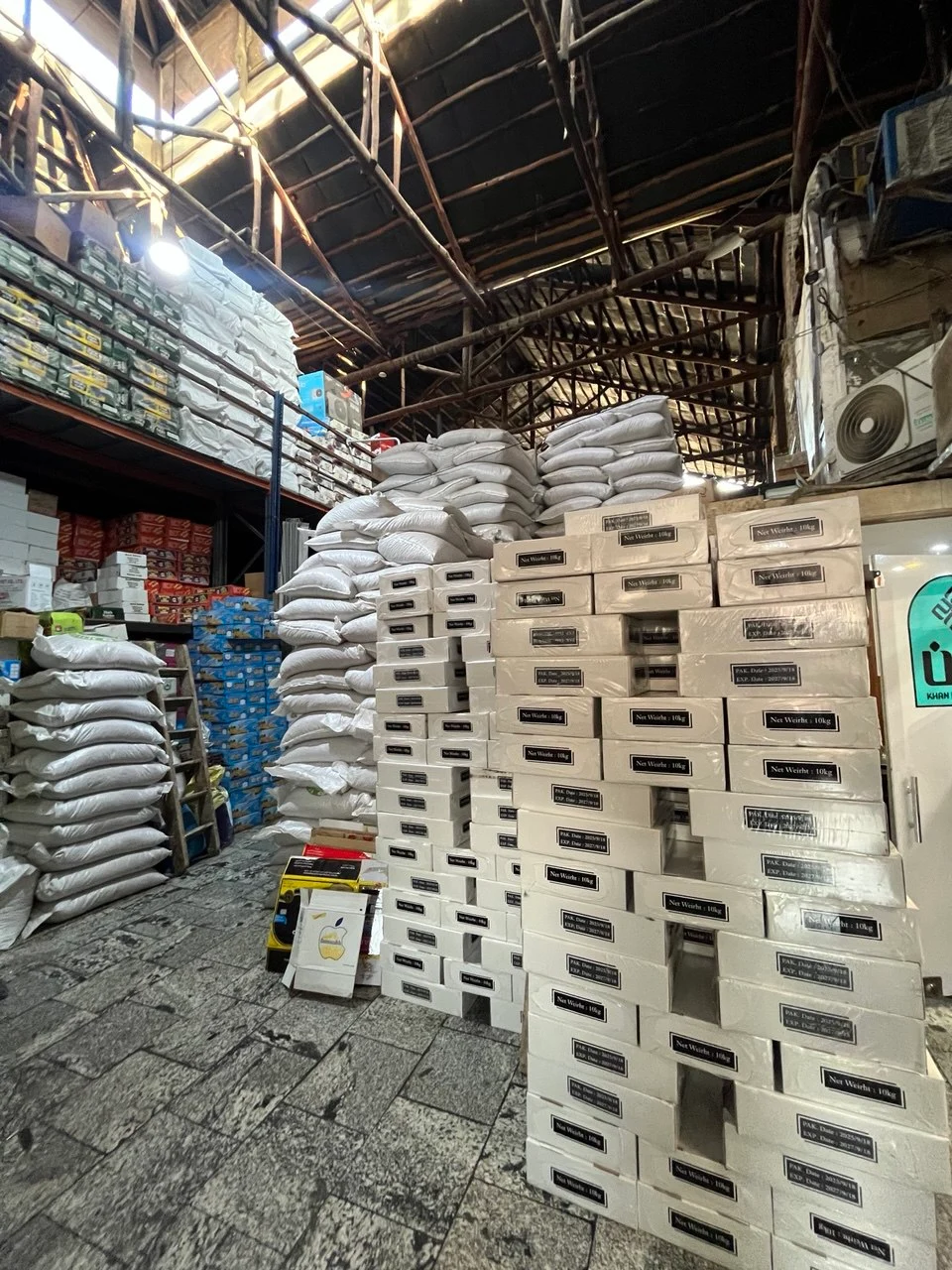 فروشگاه زرچین در عکس دوم در تهران - مولوی