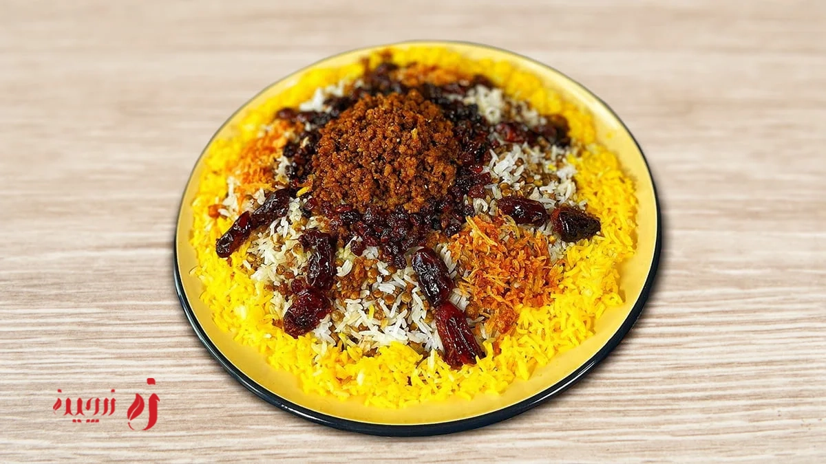 عدس‌پلو با گوشت و کشمش